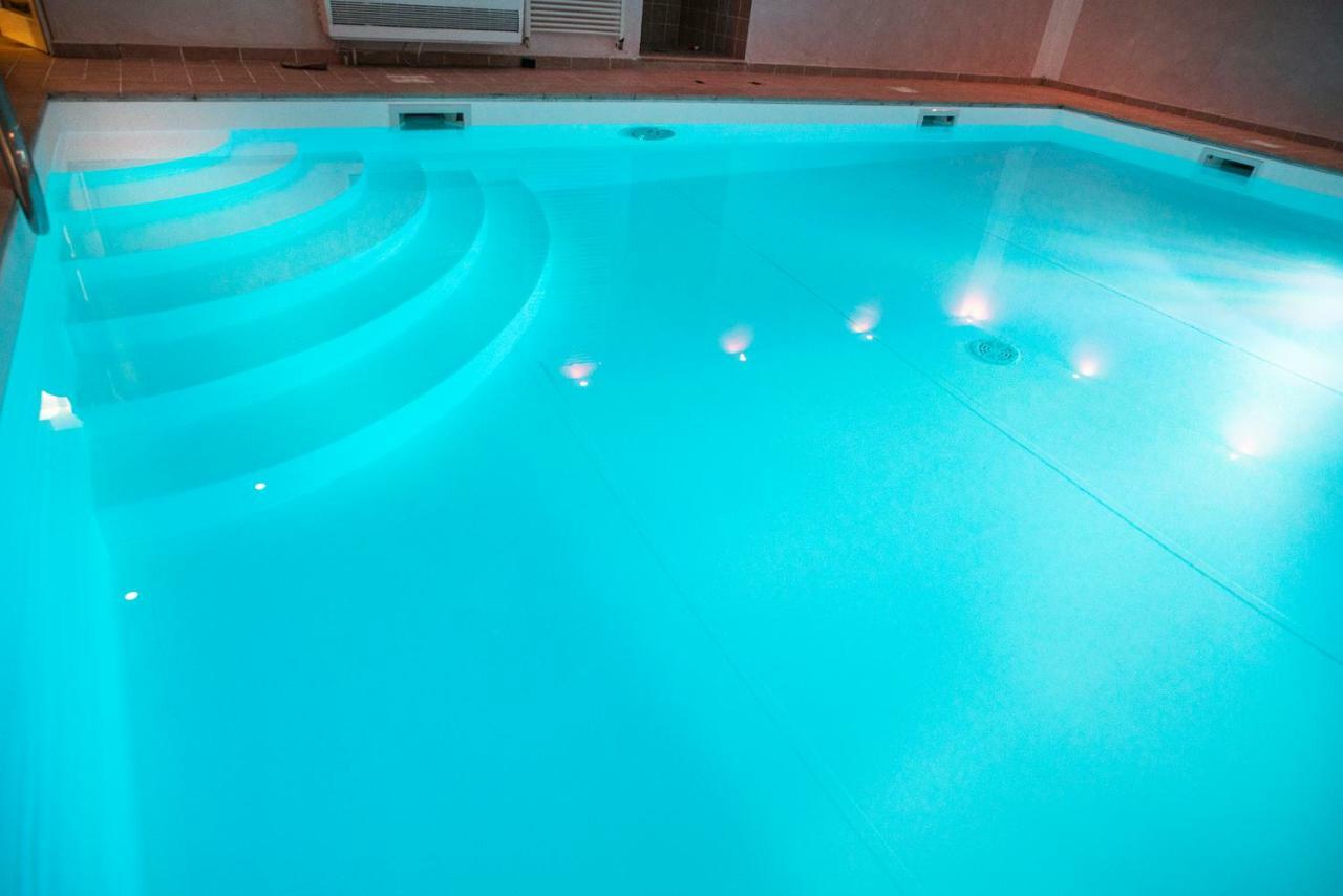 La Villa 萨罗 外观 照片